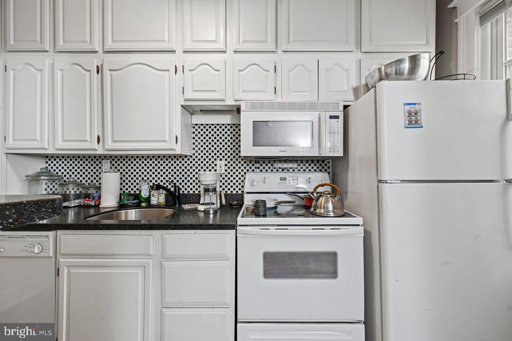414 SEWARD SQUARE SE Unit: 104