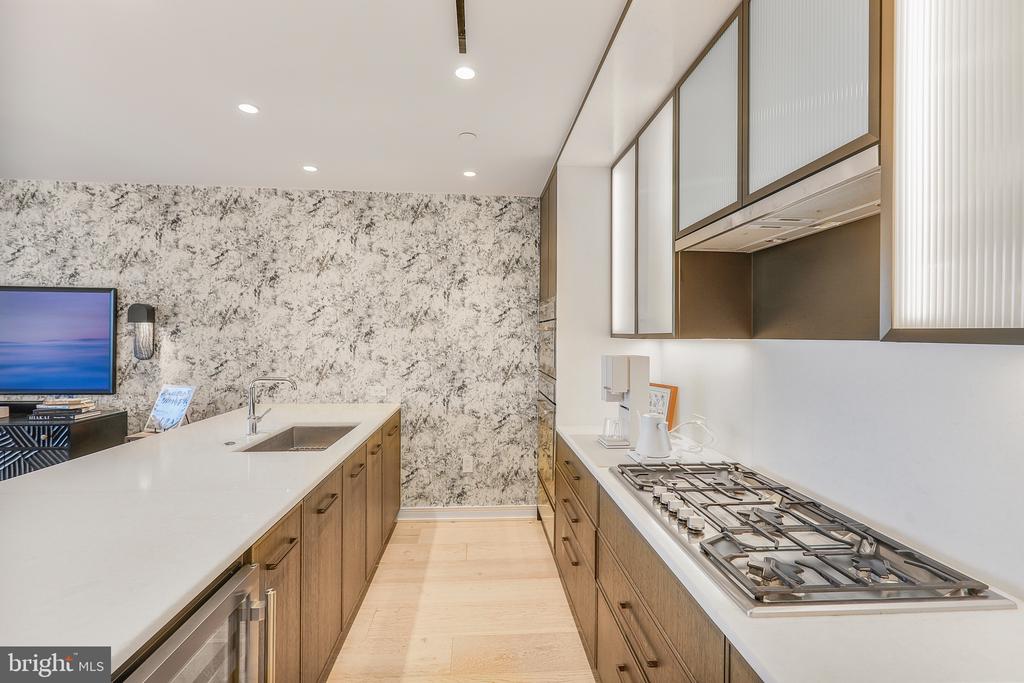 601 WHARF STREET SW Unit: 208