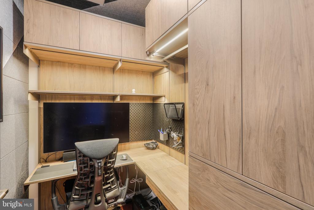 601 WHARF STREET SW Unit: 208