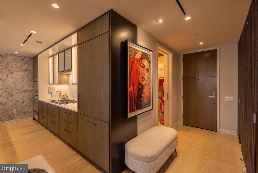 601 WHARF STREET SW Unit: 208