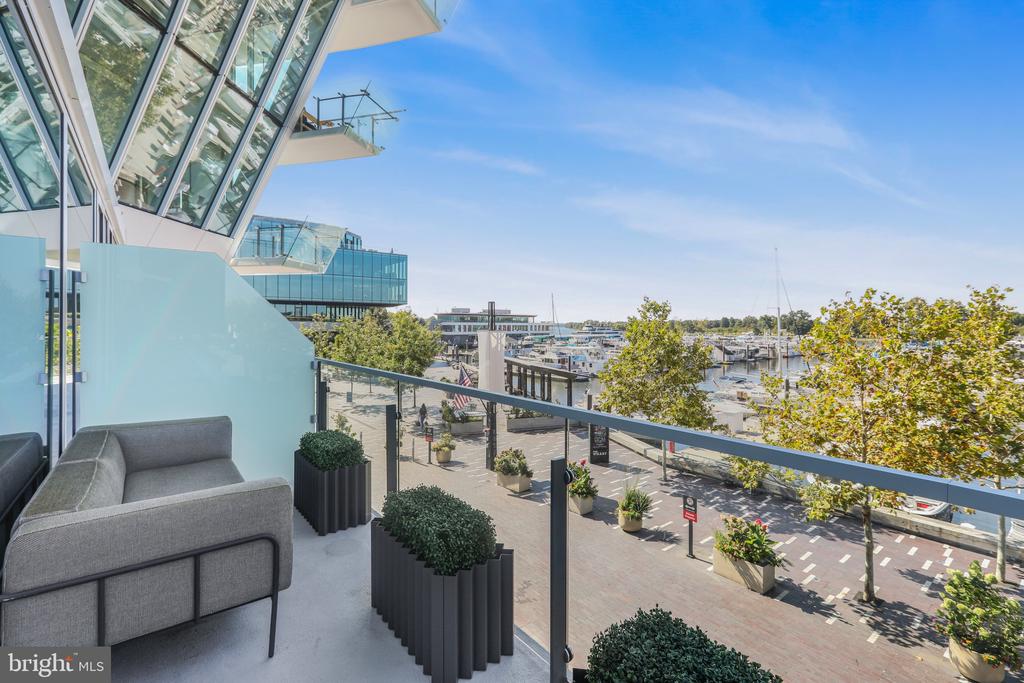601 WHARF STREET SW Unit: 208