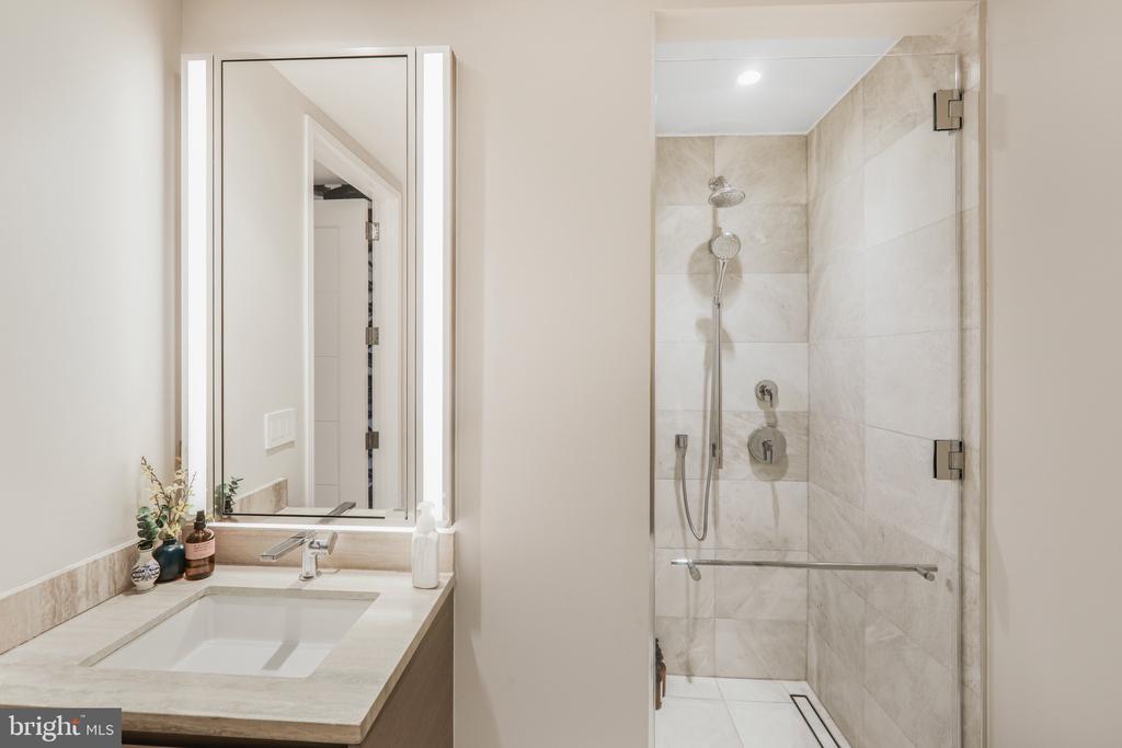 601 WHARF STREET SW Unit: 208