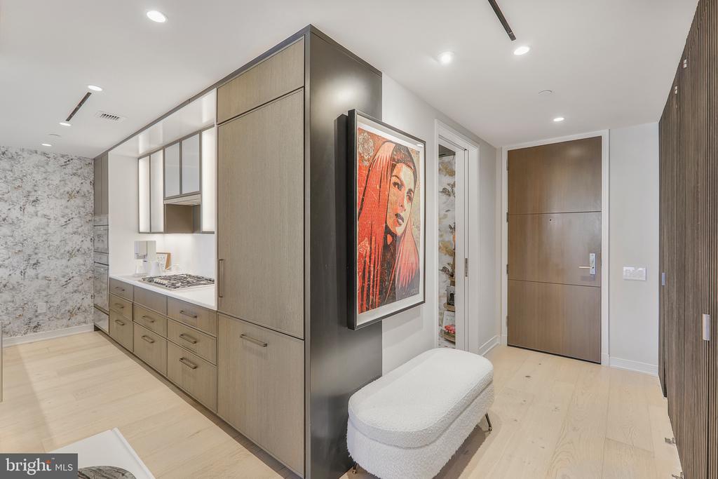 601 WHARF STREET SW Unit: 208