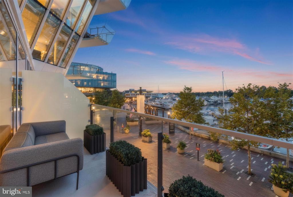 601 WHARF STREET SW Unit: 208