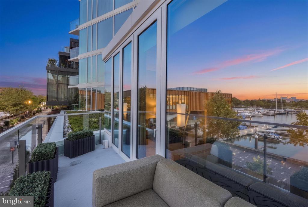 601 WHARF STREET SW Unit: 208