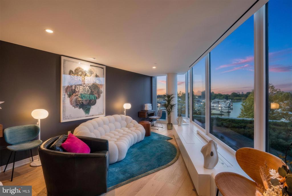 601 WHARF STREET SW Unit: 208