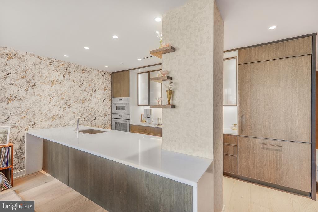 601 WHARF STREET SW Unit: 208