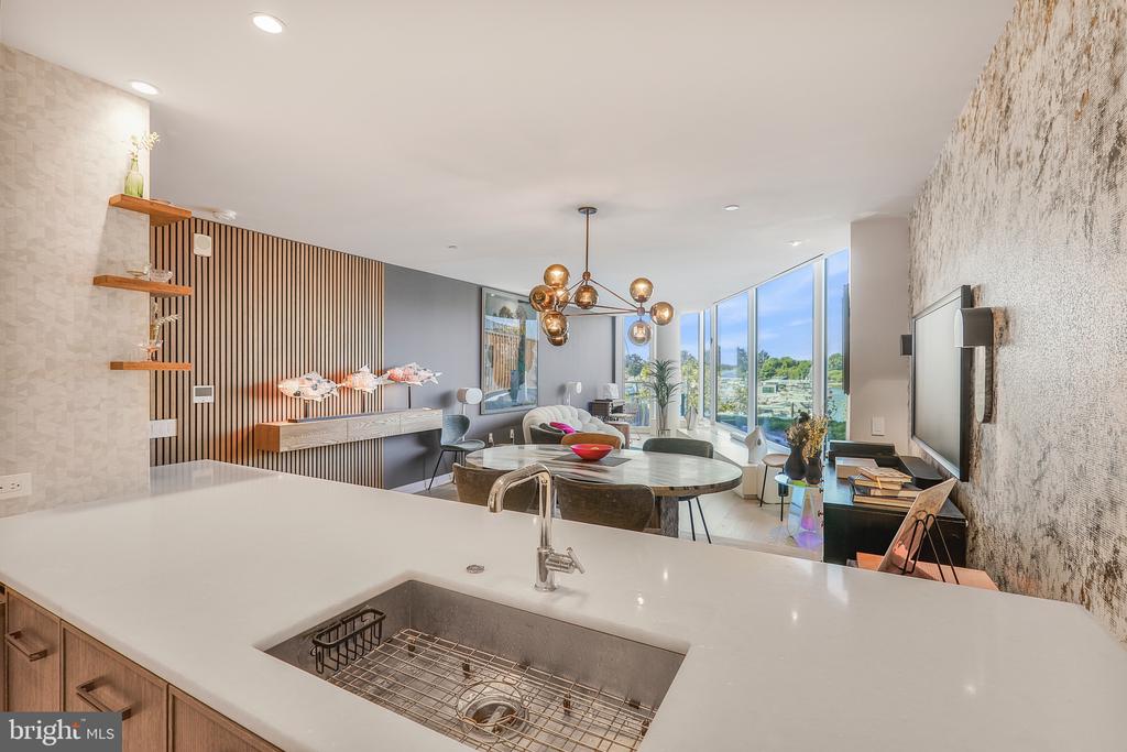601 WHARF STREET SW Unit: 208