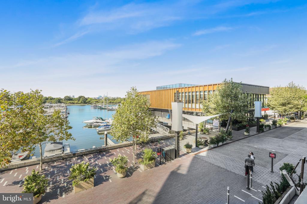 601 WHARF STREET SW Unit: 208