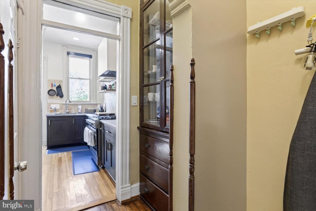 104 13TH STREET NE