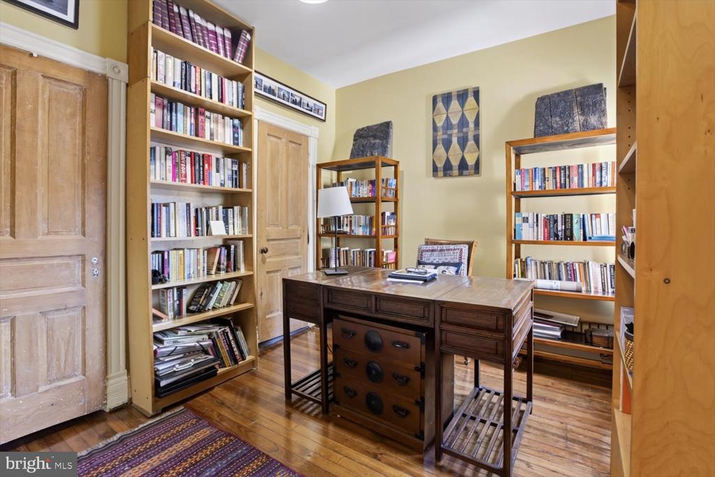 104 13TH STREET NE
