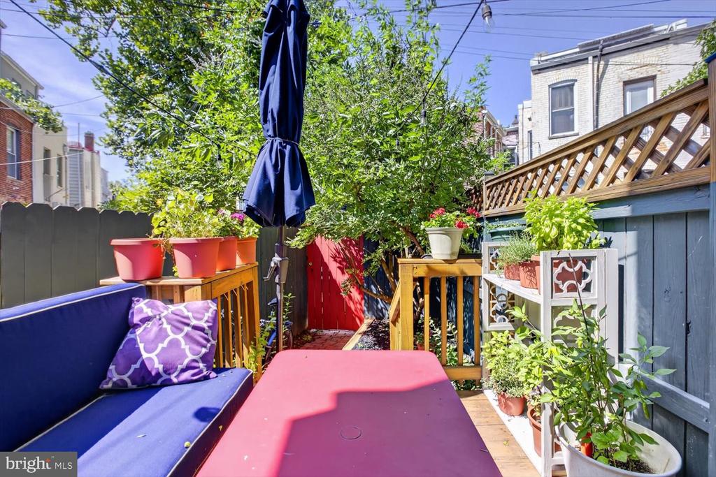 104 13TH STREET NE