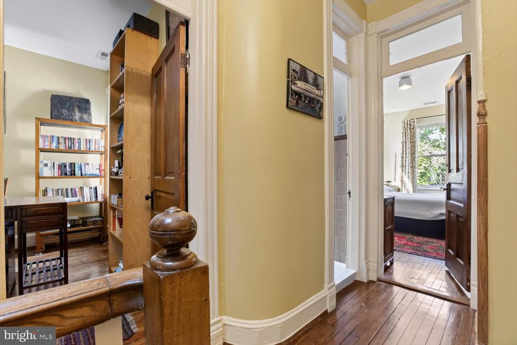 104 13TH STREET NE