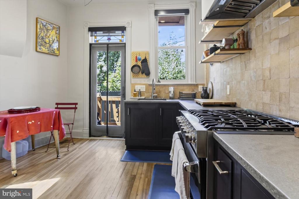 104 13TH STREET NE