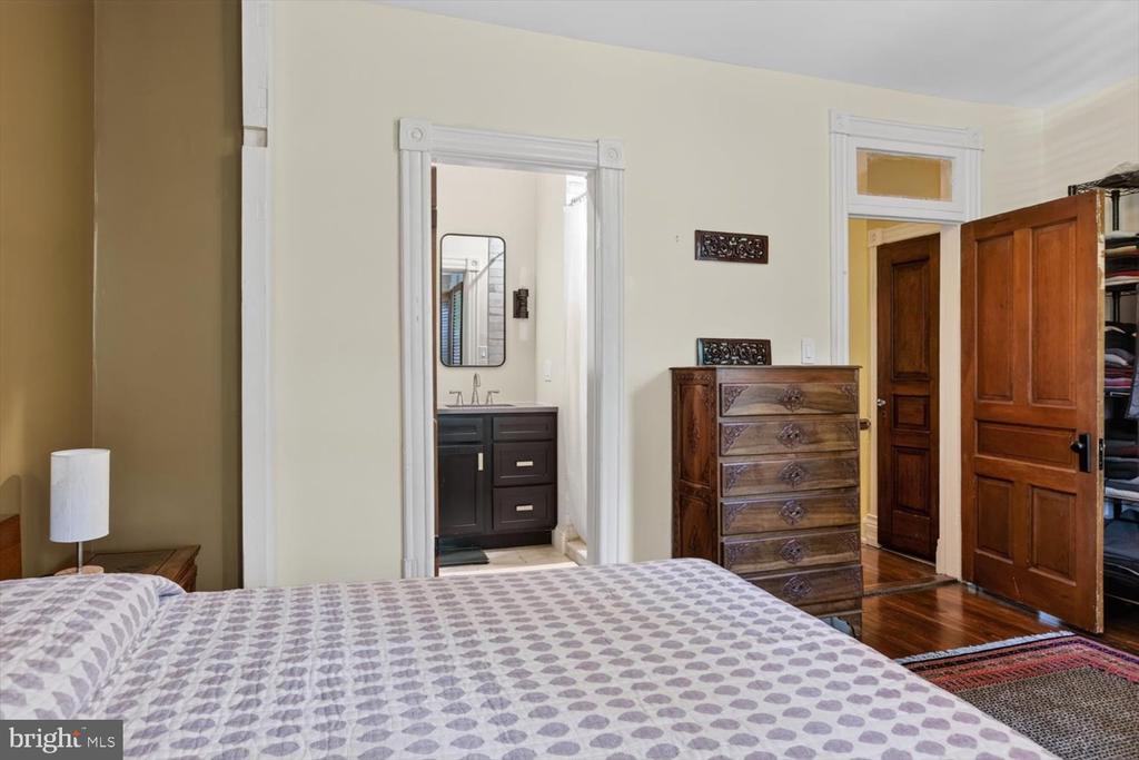 104 13TH STREET NE