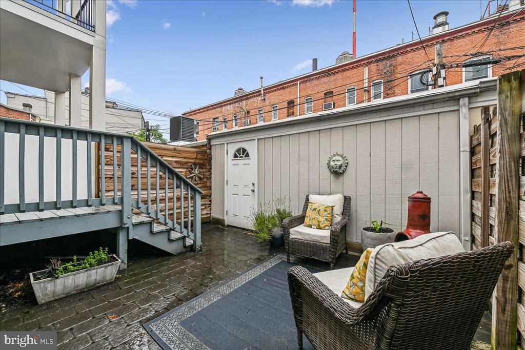 1328 G STREET SE
