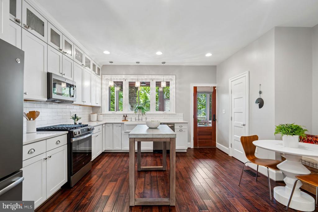 125 16TH STREET SE