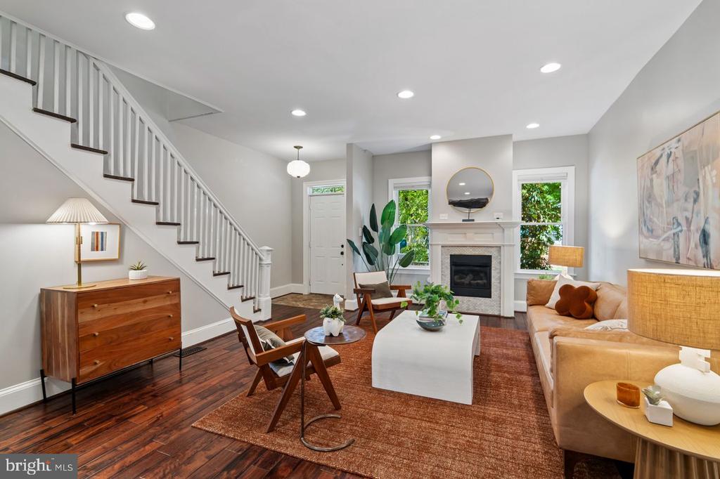 125 16TH STREET SE