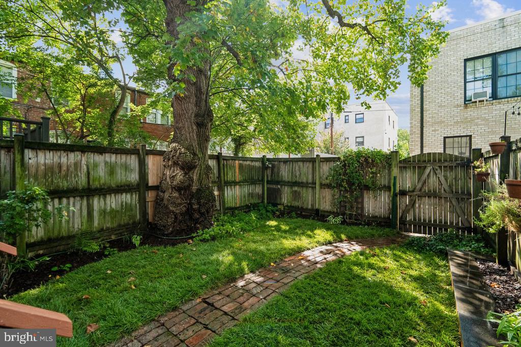 125 16TH STREET SE