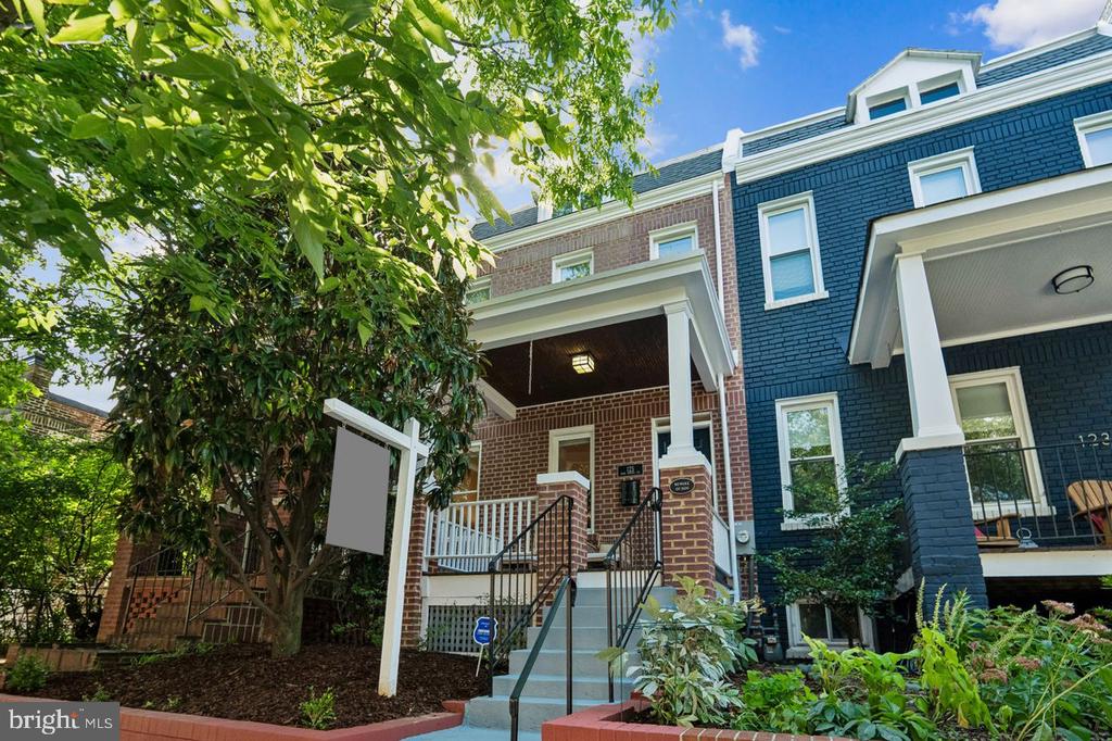 125 16TH STREET SE