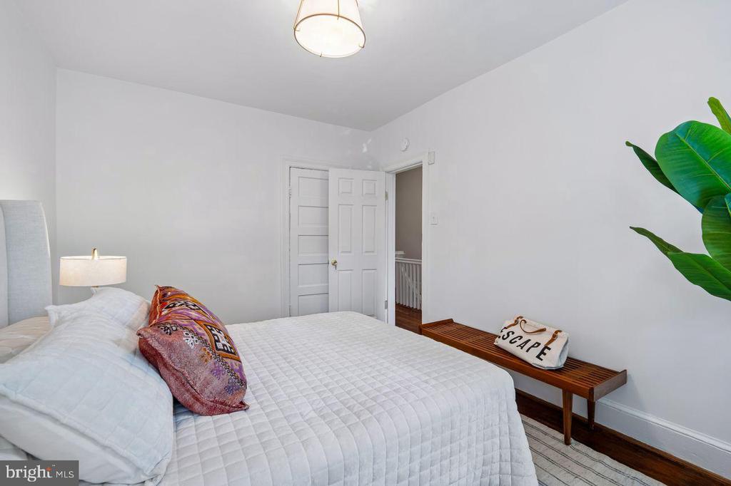 125 16TH STREET SE
