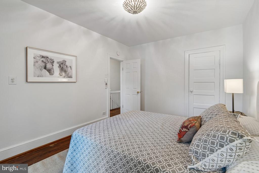 125 16TH STREET SE