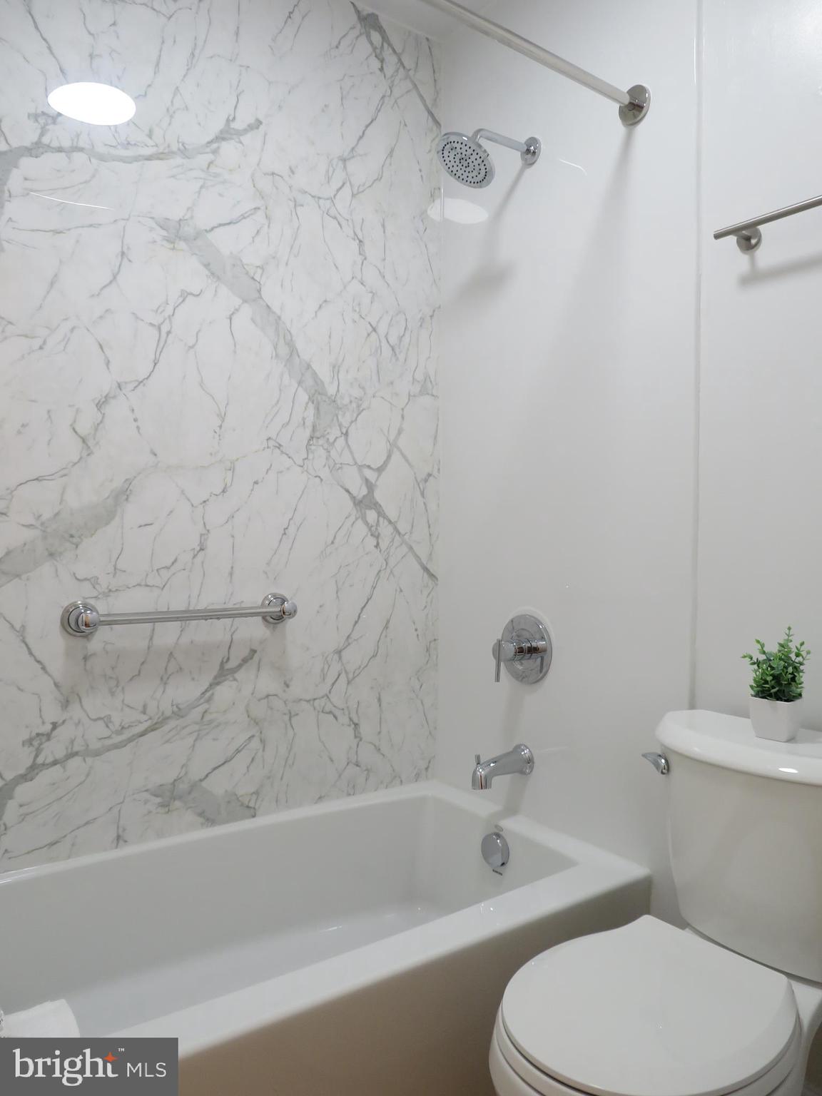 6 GLYNDALE CT