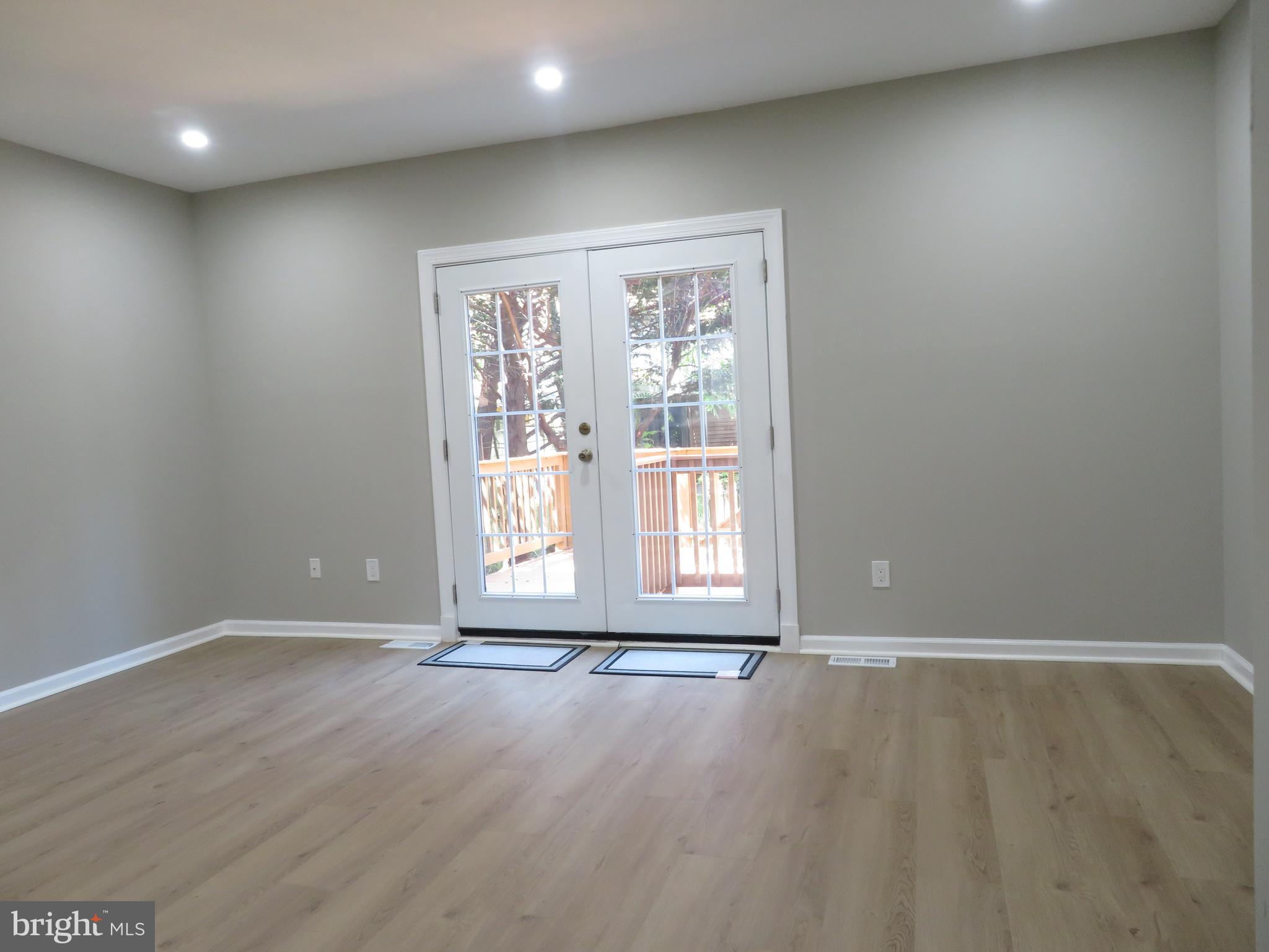 6 GLYNDALE CT