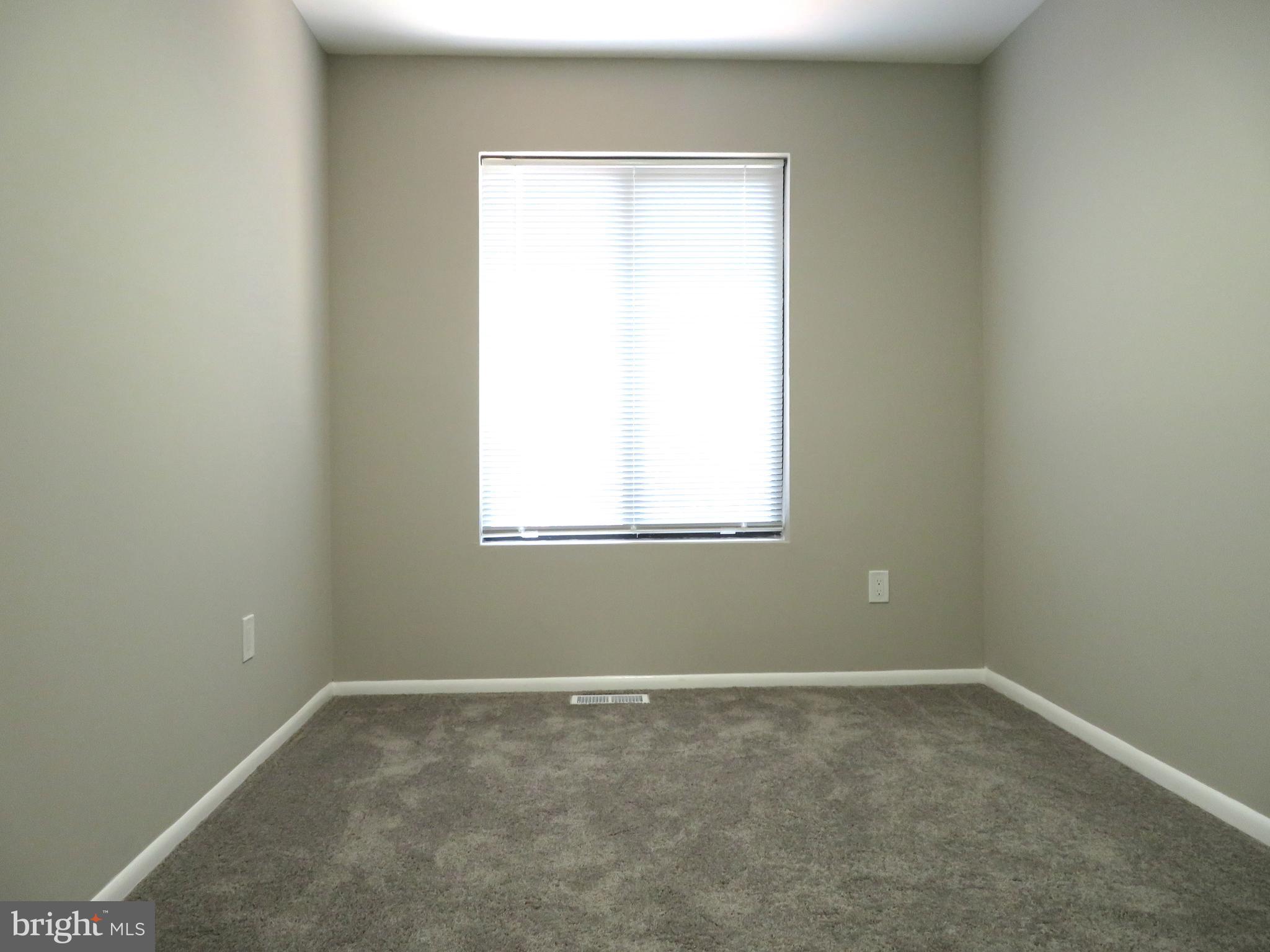 6 GLYNDALE CT