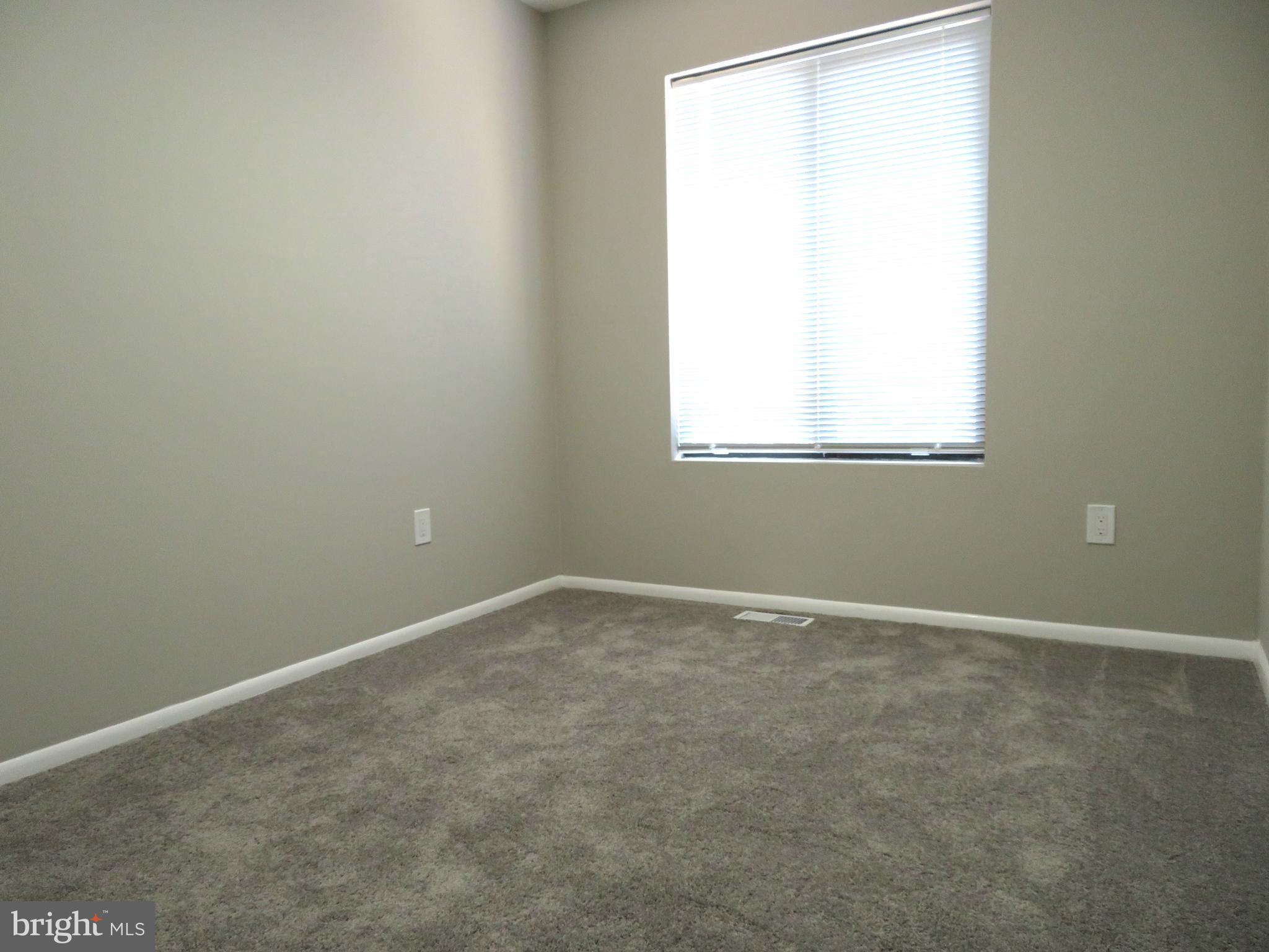 6 GLYNDALE CT