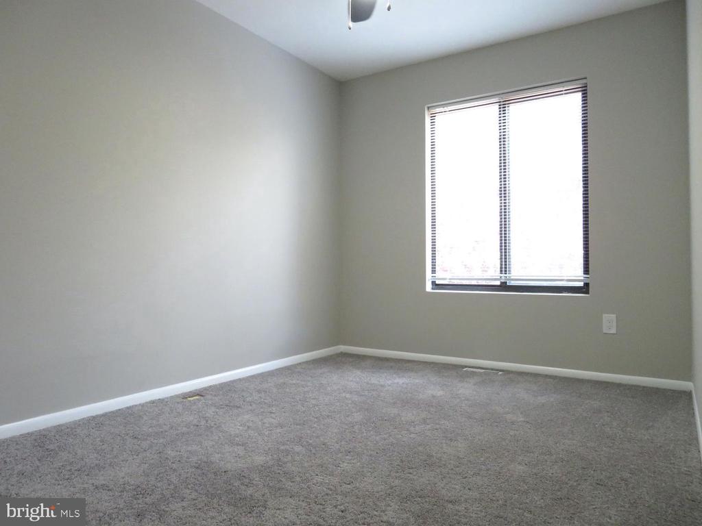 6 GLYNDALE COURT
