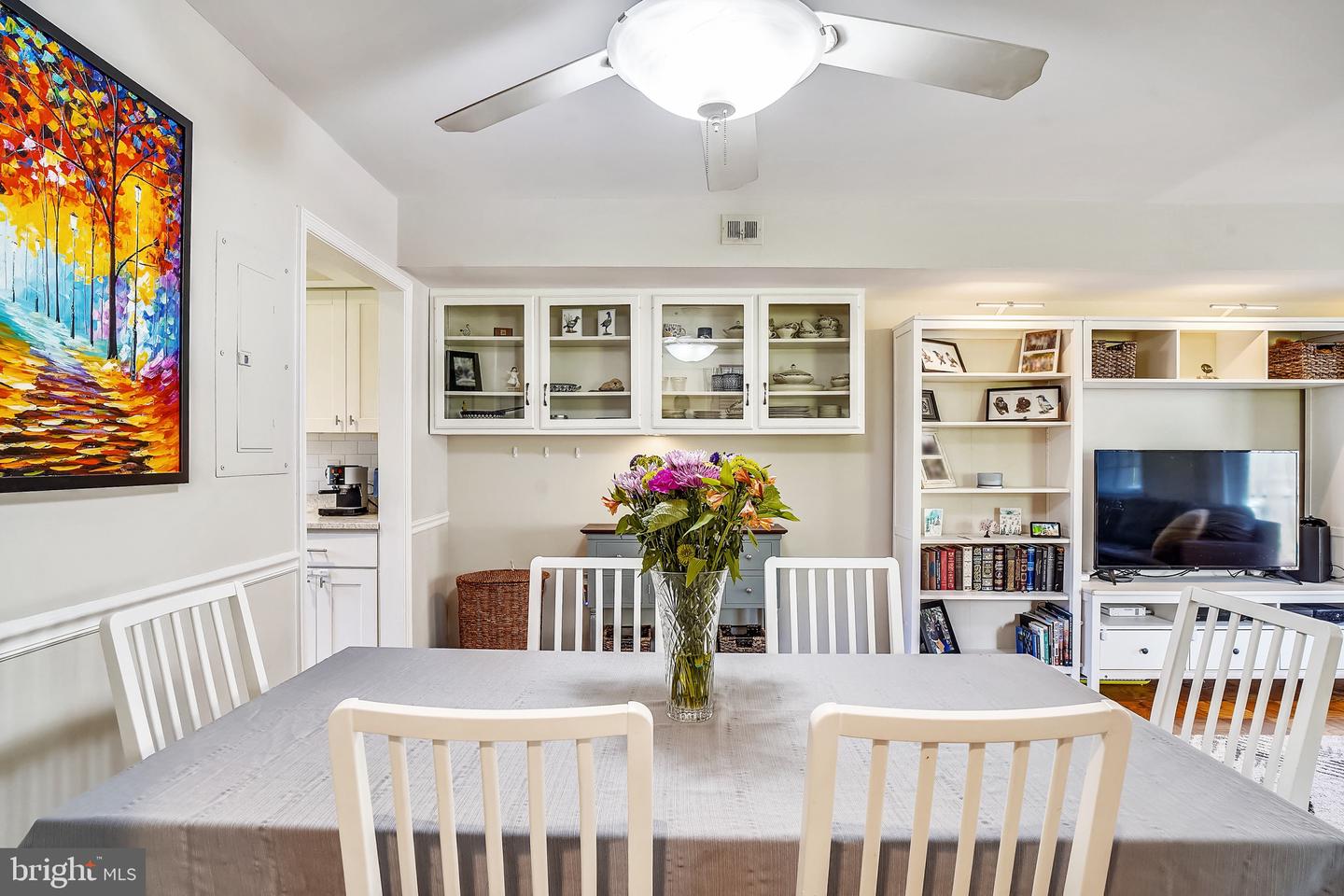 692 AZALEA DRIVE