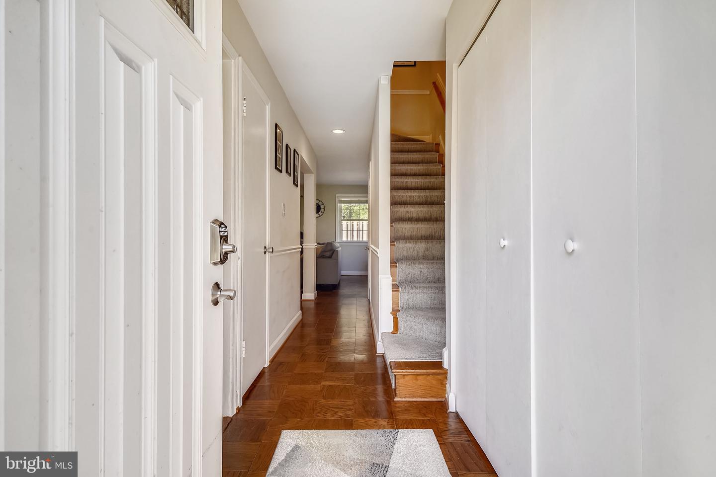692 AZALEA DRIVE