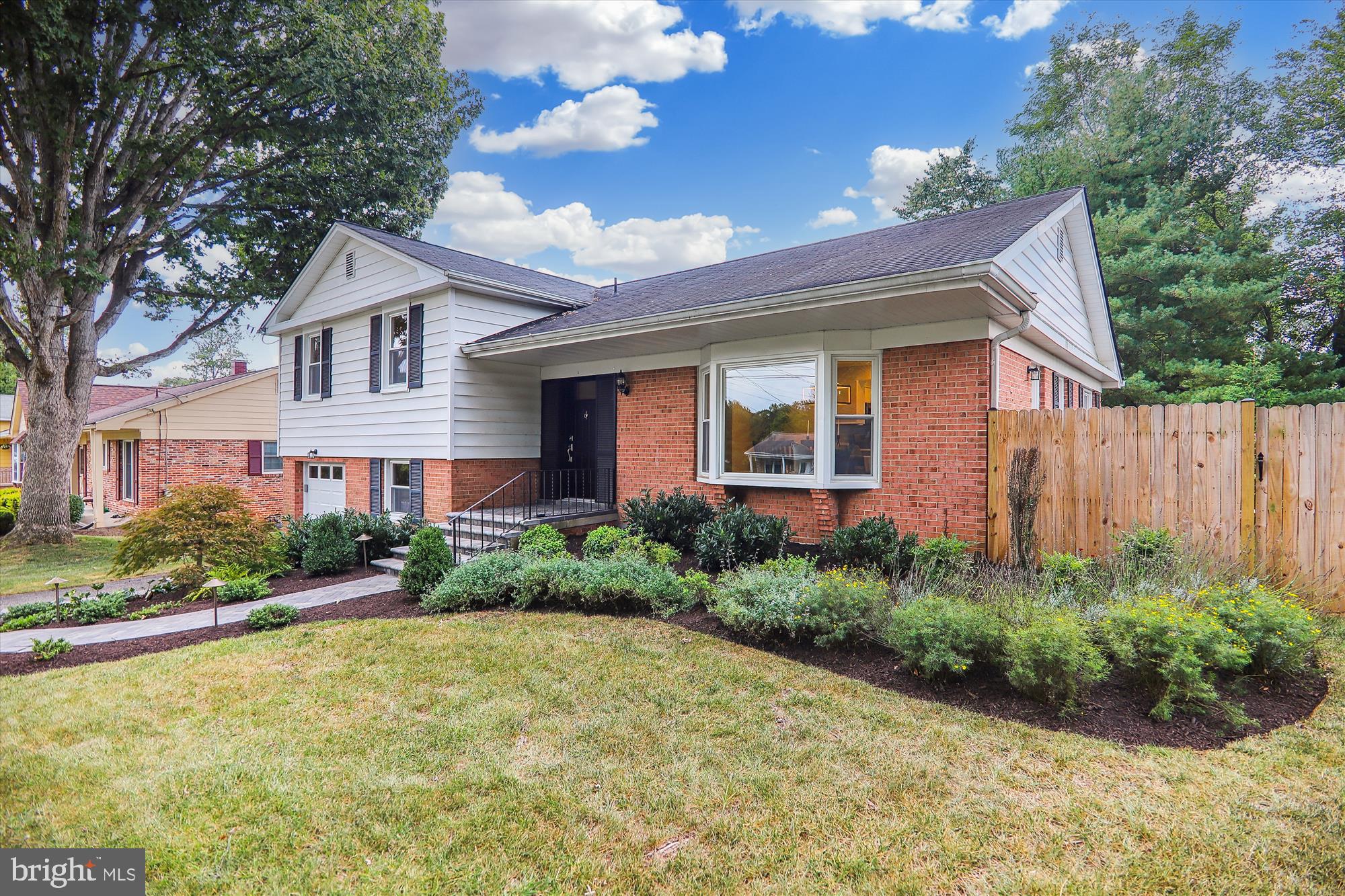 1609 CRESTLINE ROAD