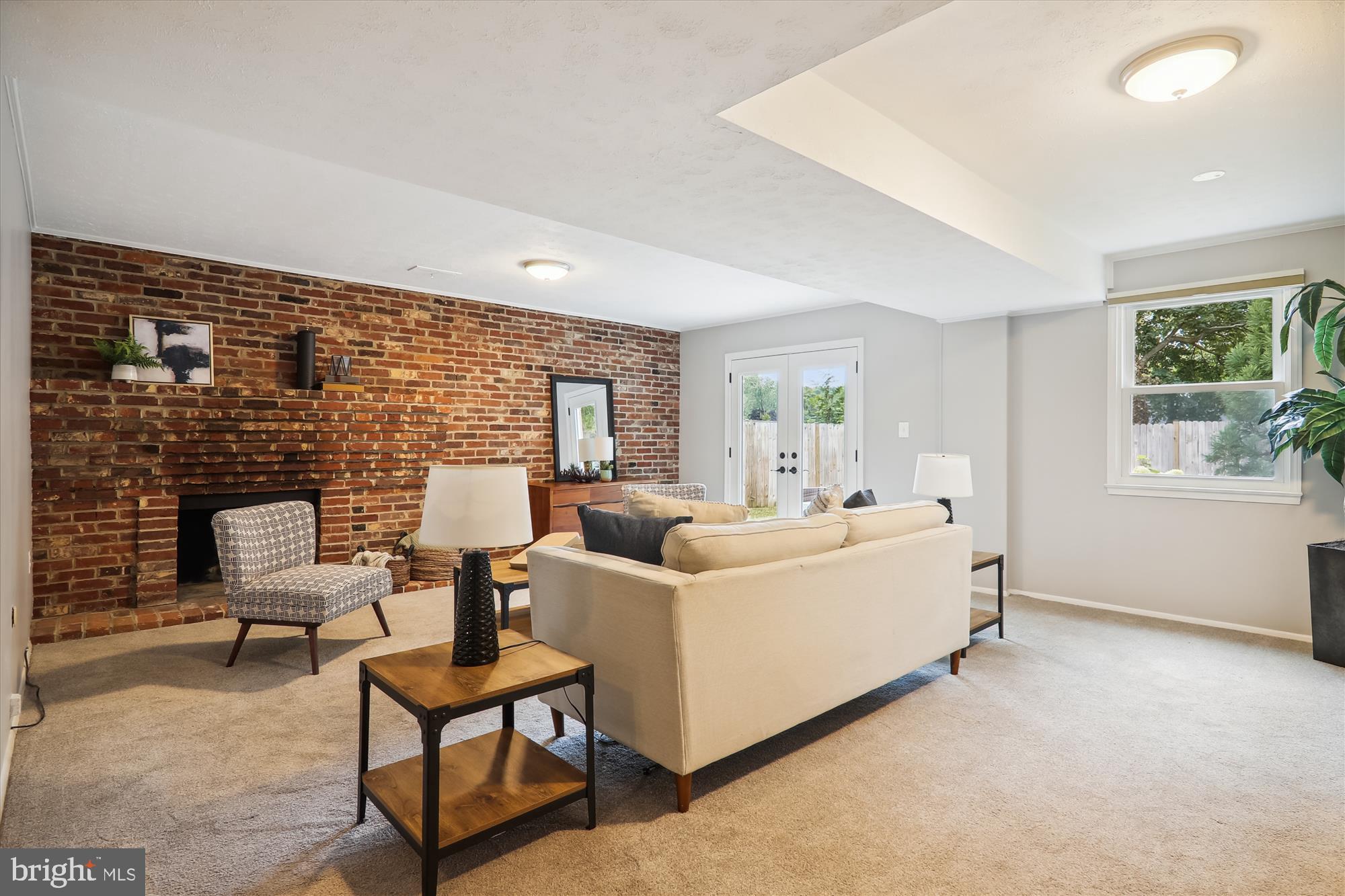 1609 CRESTLINE ROAD