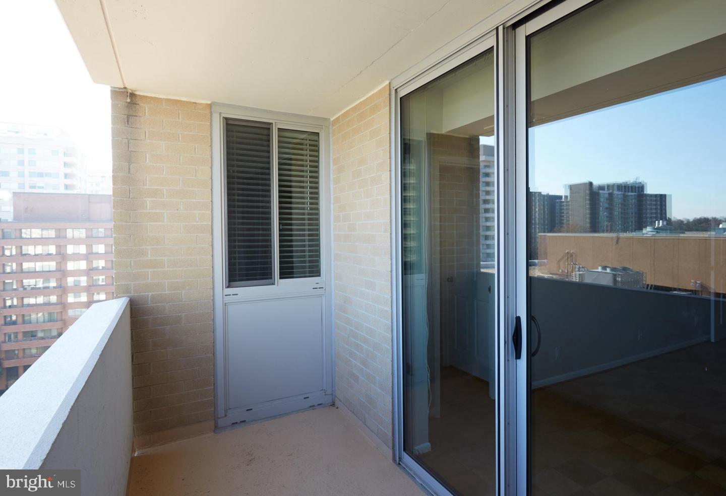 4601 PARK AVE N #1404 D