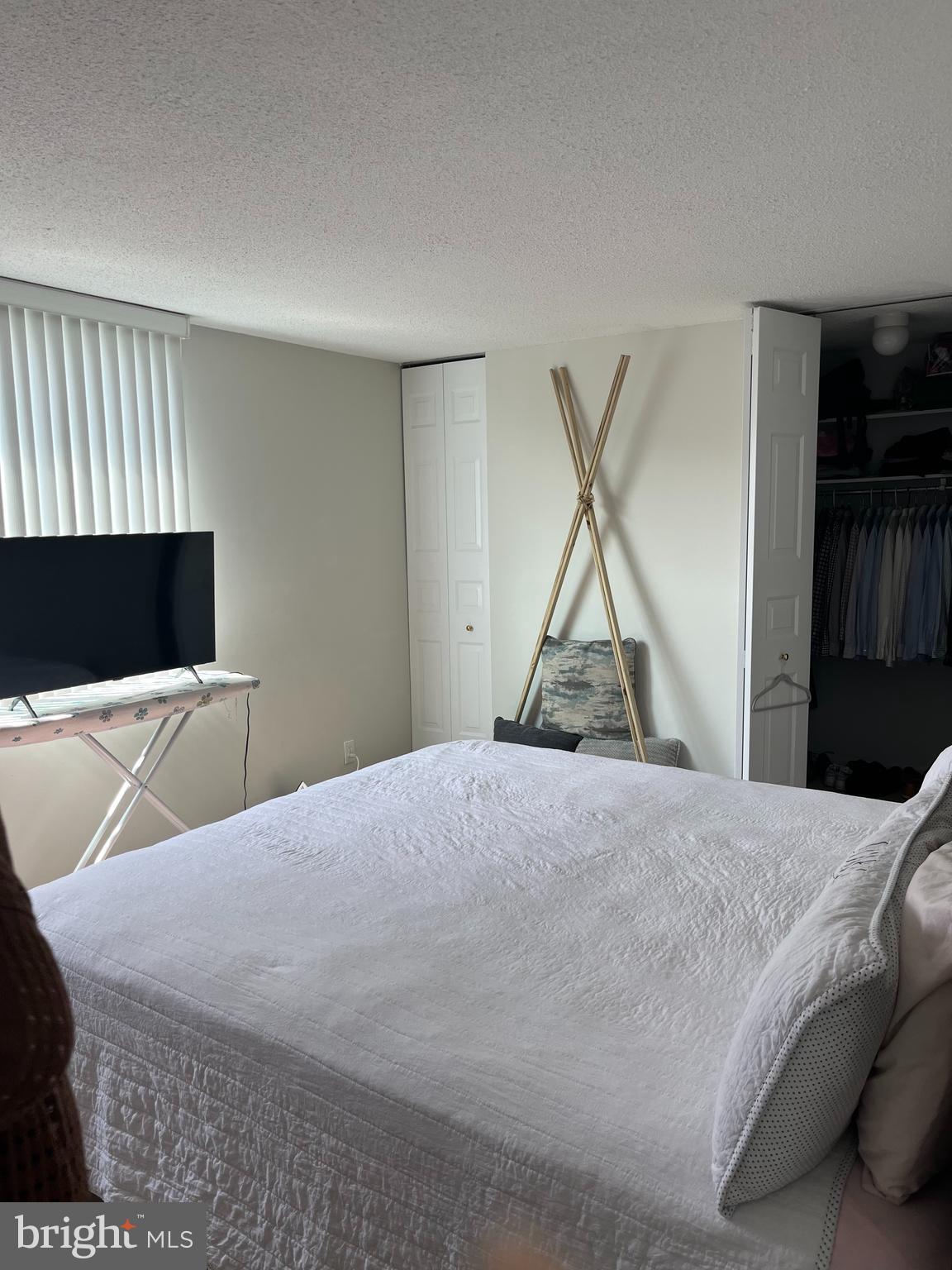 4601 PARK AVE N #1404 D