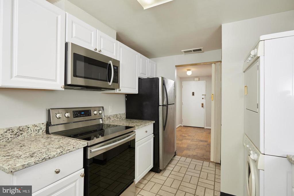 4601 PARK AVE N #1404 D