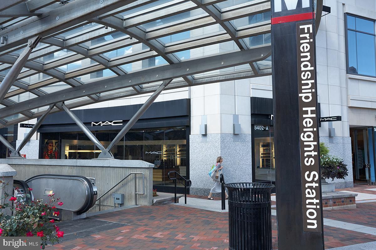 4601 PARK AVE N #1404 D