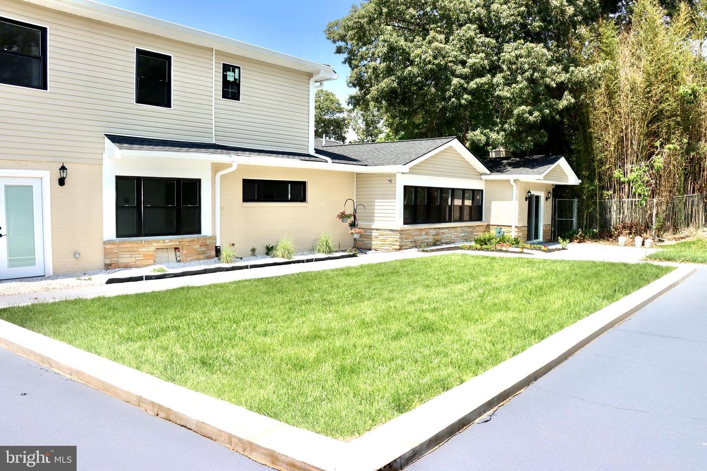 4101 HOLLY TREE ROAD