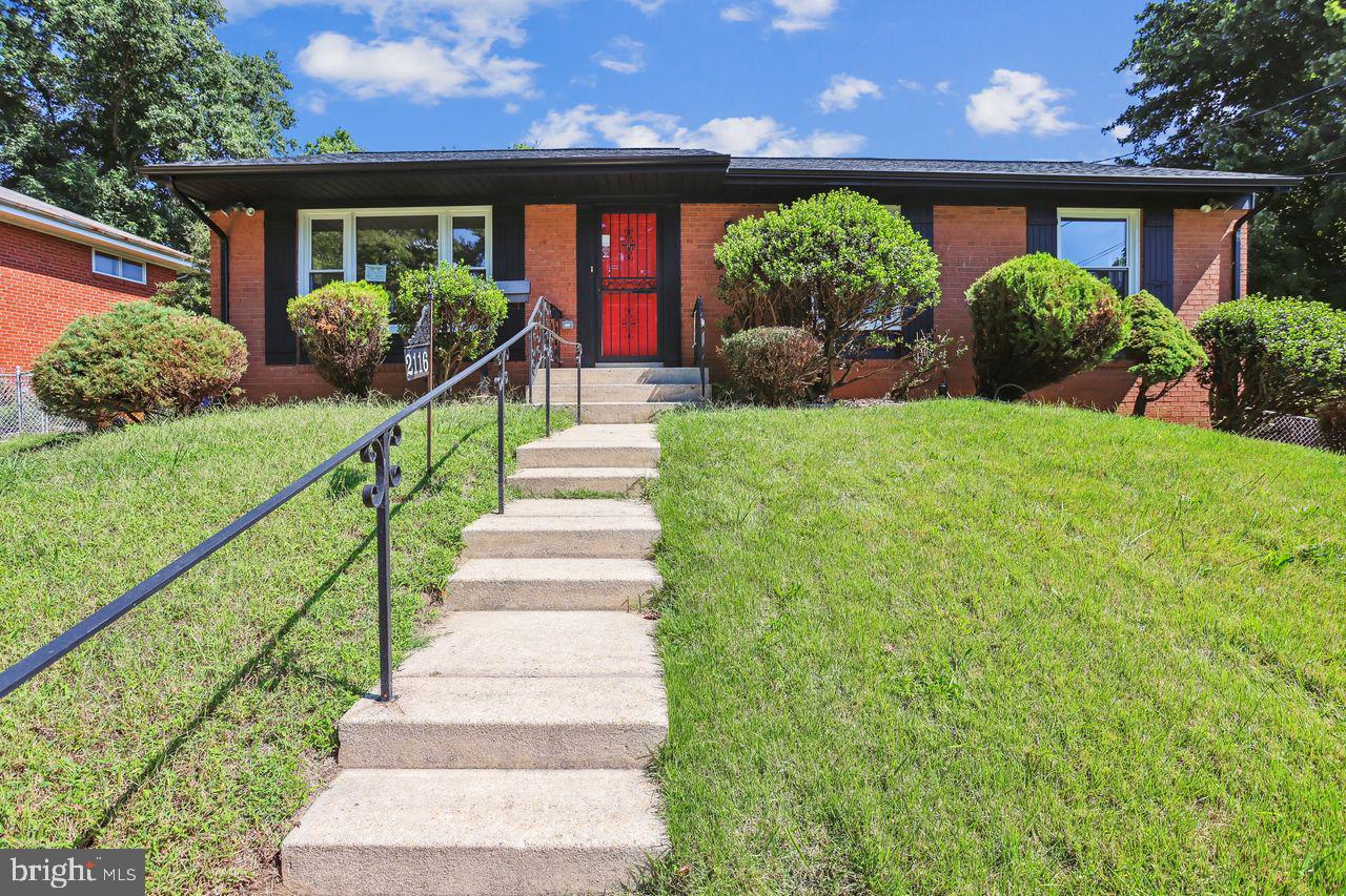 2116 GLENDORA DRIVE