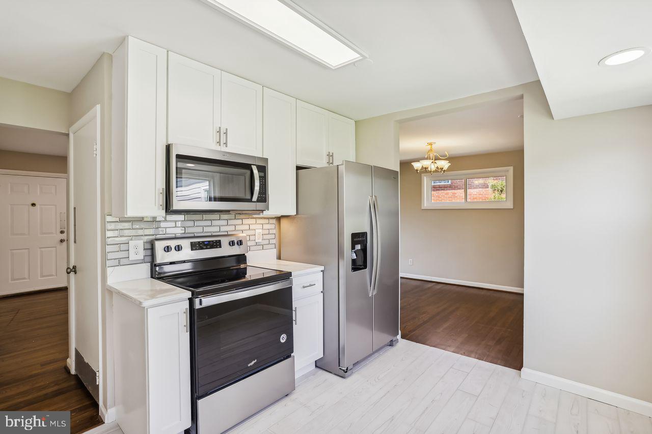 2116 GLENDORA DRIVE