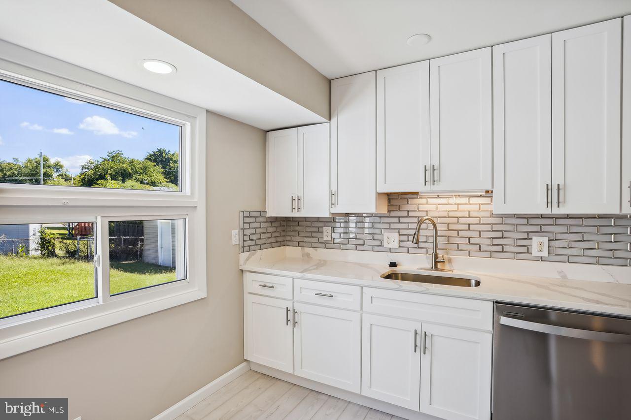 2116 GLENDORA DRIVE