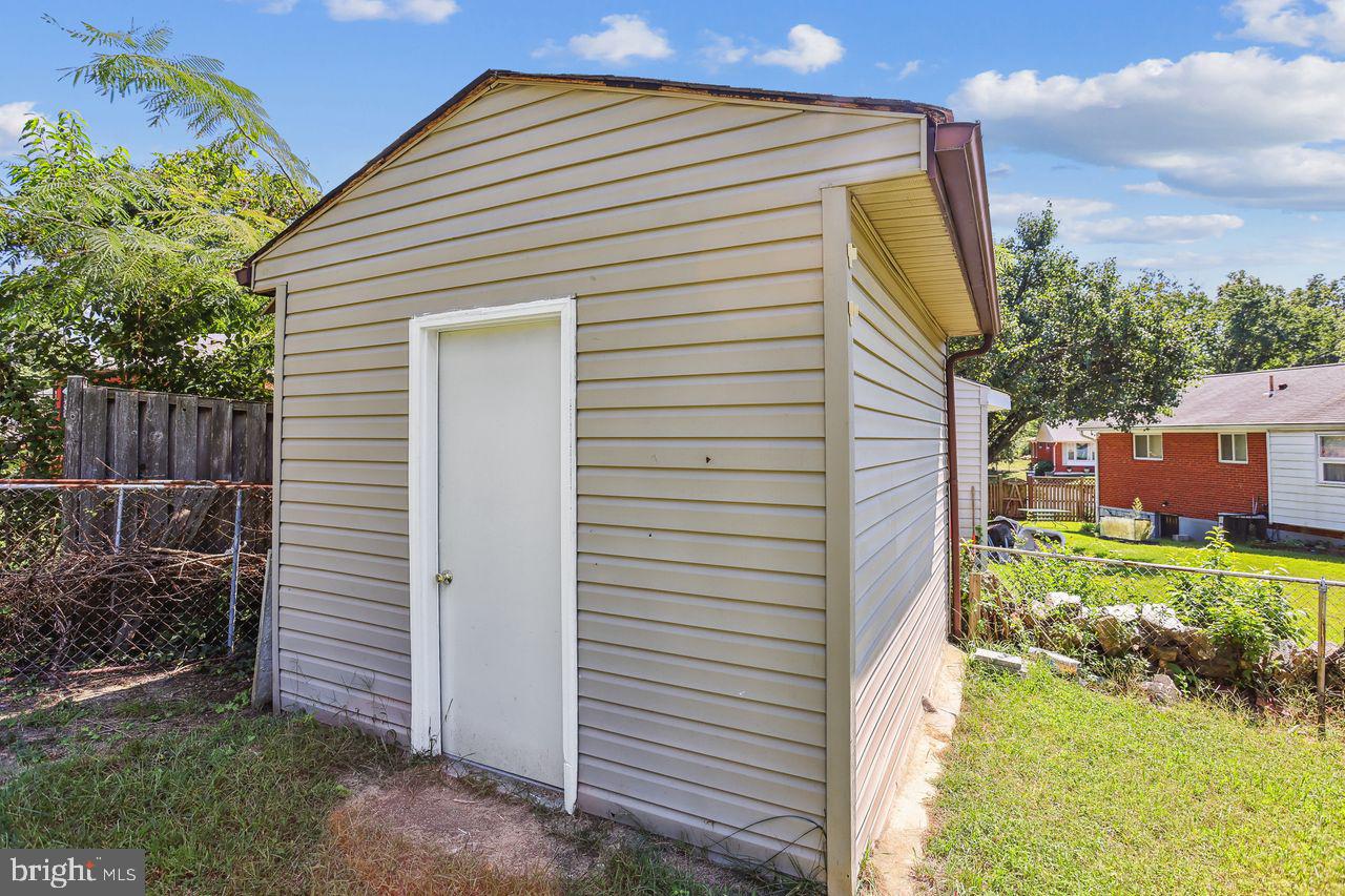 2116 GLENDORA DRIVE