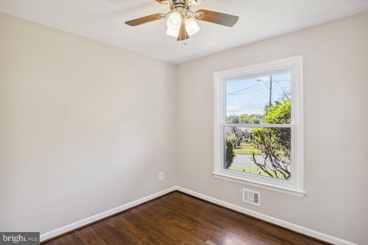 2116 GLENDORA DRIVE