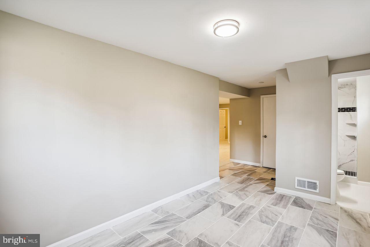 2116 GLENDORA DRIVE