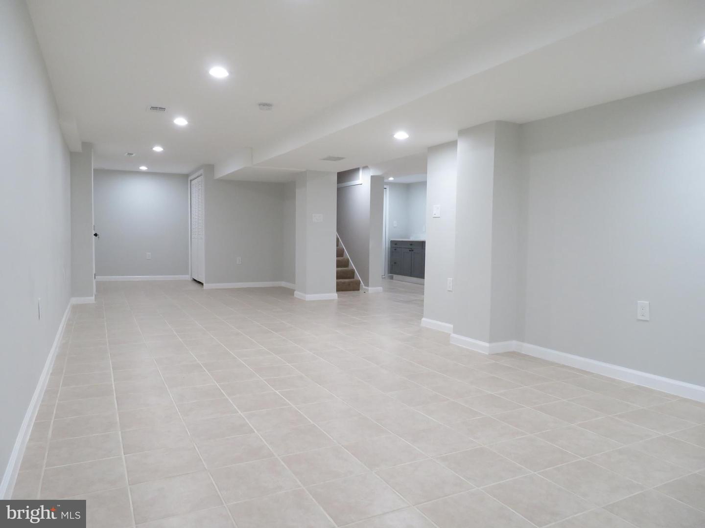 8417 RAVENSWOOD ROAD