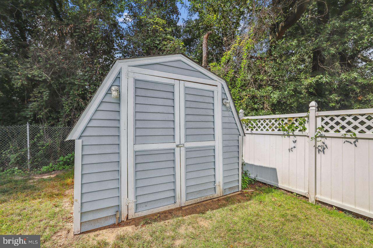 6417 COUNTRY CLUB COURT