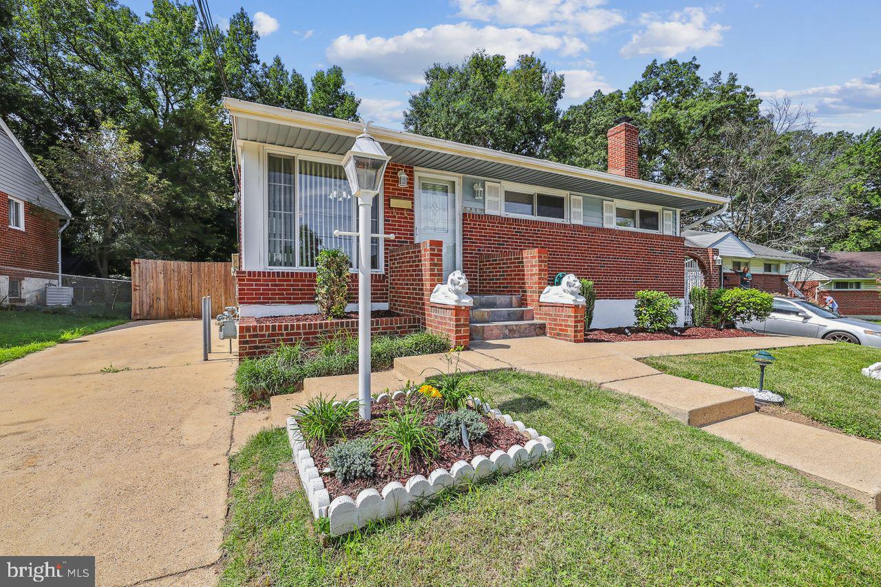 6417 COUNTRY CLUB COURT