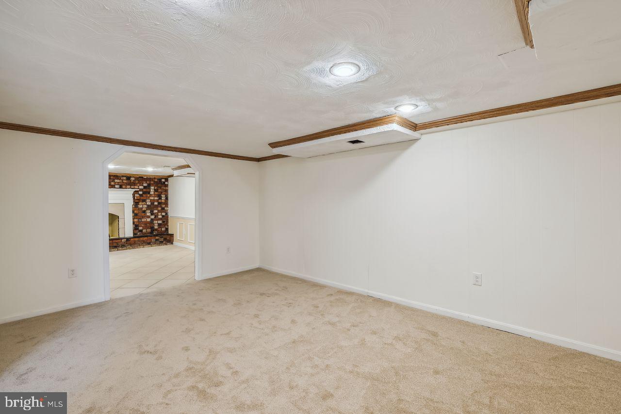 6417 COUNTRY CLUB COURT